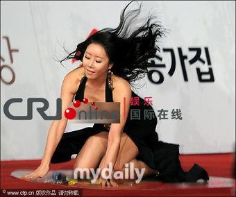 被啃奶的明星,明星被啃奶的温馨瞬间