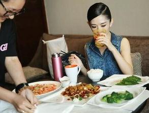 明星吃几顿饭,一顿、两顿还是三餐？